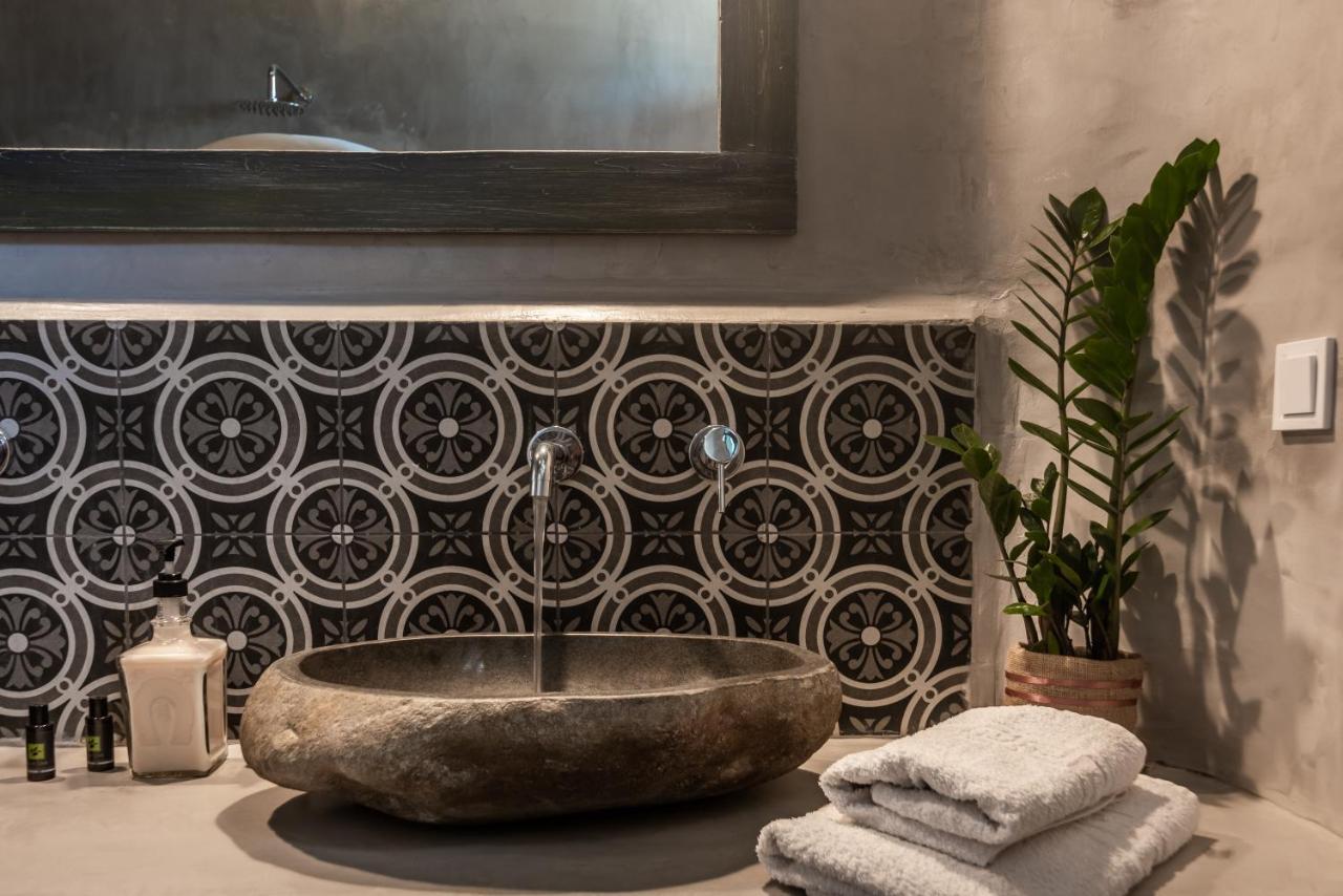 Petra Residence Mini Pool Spa Adámas Eksteriør bilde