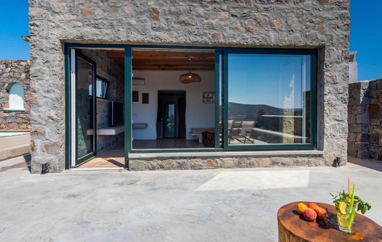 Petra Residence Mini Pool Spa Adámas Eksteriør bilde